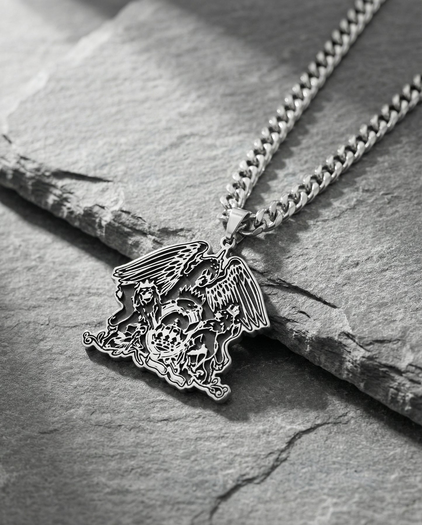 Queen necklace